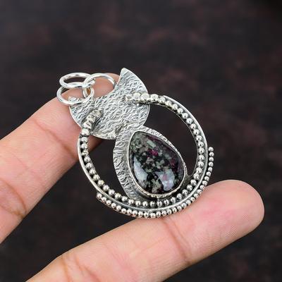 Ciondolo Eudialyte Ciondolo in argento sterling 925 Ciondolo fatto a mano Gioielli eleganti Ciondolo nuovo di zecca Gioielli con pietre preziose autentiche Ciondolo Boho Regalo per ragazza