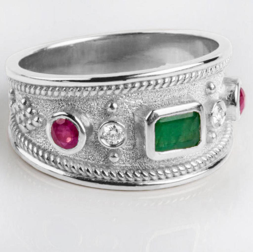 San Jie European & American Wide Band Retro Court Style 18k Gold-Plated Ring with Zirconia