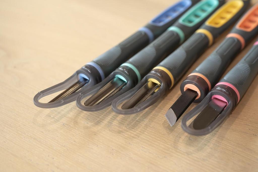 Yoshiharu Cutlery Yoshiharu Carving Chisels with Safety Steel Rubber Set Guard, Blades, Grips, 5-Piece GX-NEO