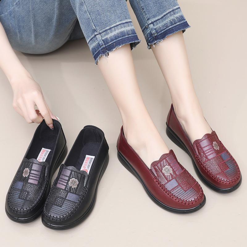 Mom shoes middle-aged and elderly comfortable soft-soled women's single shoes old Beijing cloth shoes women's shoes non-slip soft-soled one-pedal gra