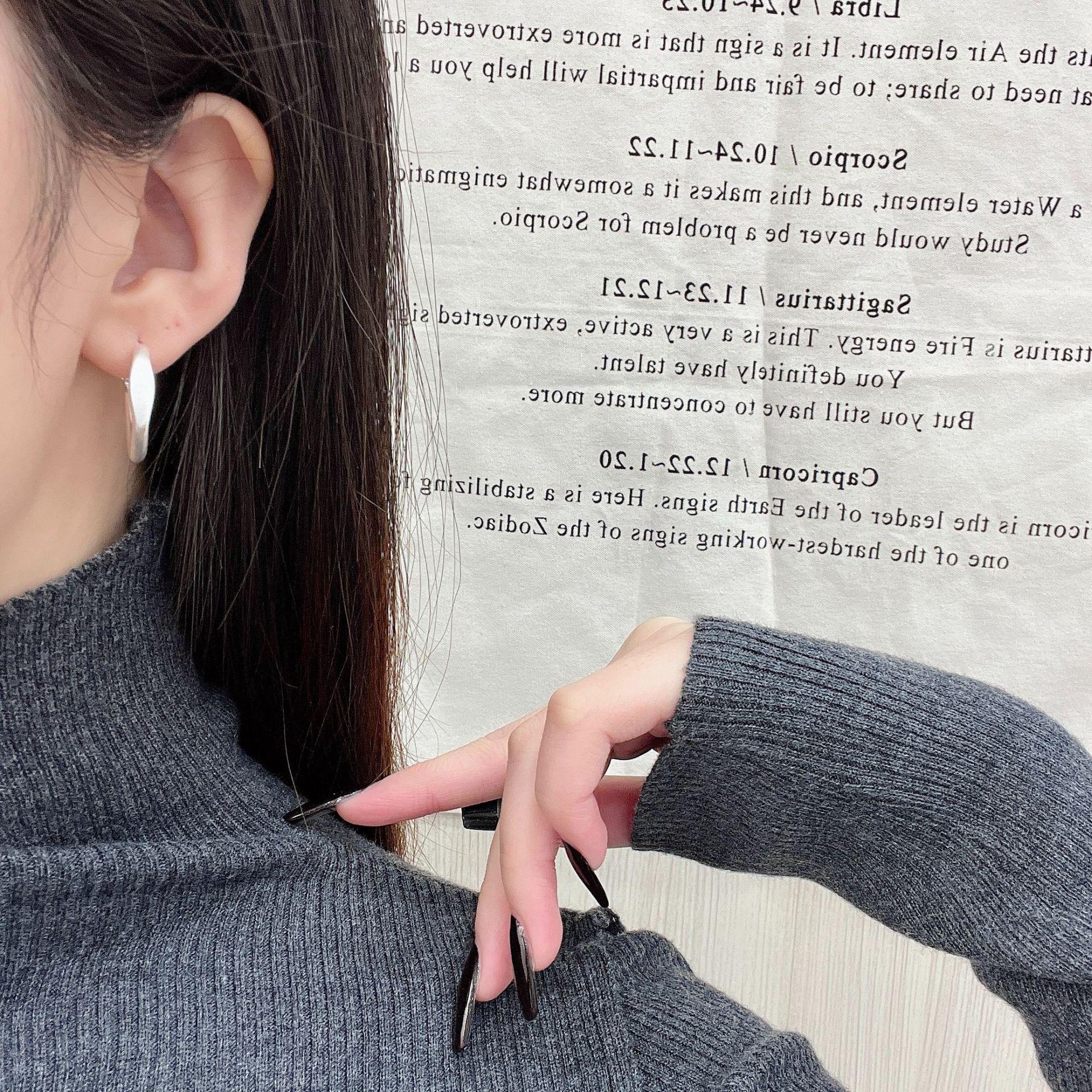 

Стильные французские металлические серьги-кольца — уникальный дизайн для женщин с маленькими лицами AE071