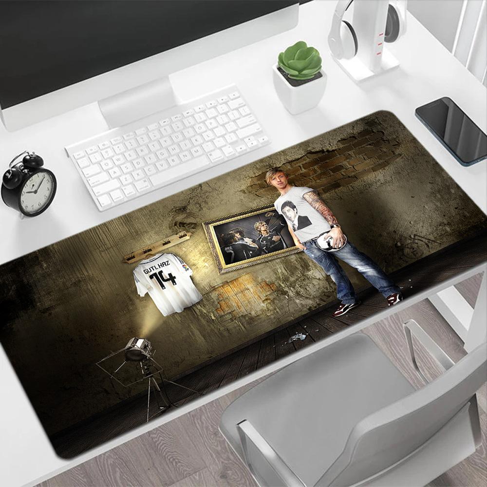 Football Legend's Room Gaming Mouse Pad Desk Mat Ultra-Long Desk Mat Non-Slip Rubber Base Gaming Accessories Ideal Gift for Gamers