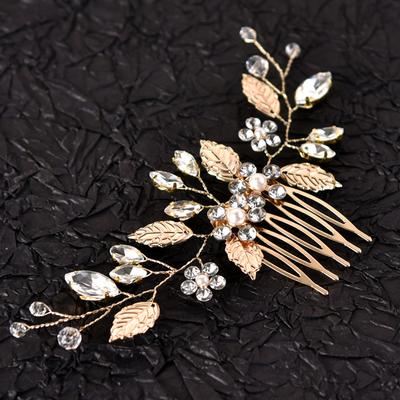 Elegant Crystal Women's Hair Clip Handmade Pearl Flower Hair Comb Jewelry Wedding Hair Accessories Metal Hairstyle Decoration