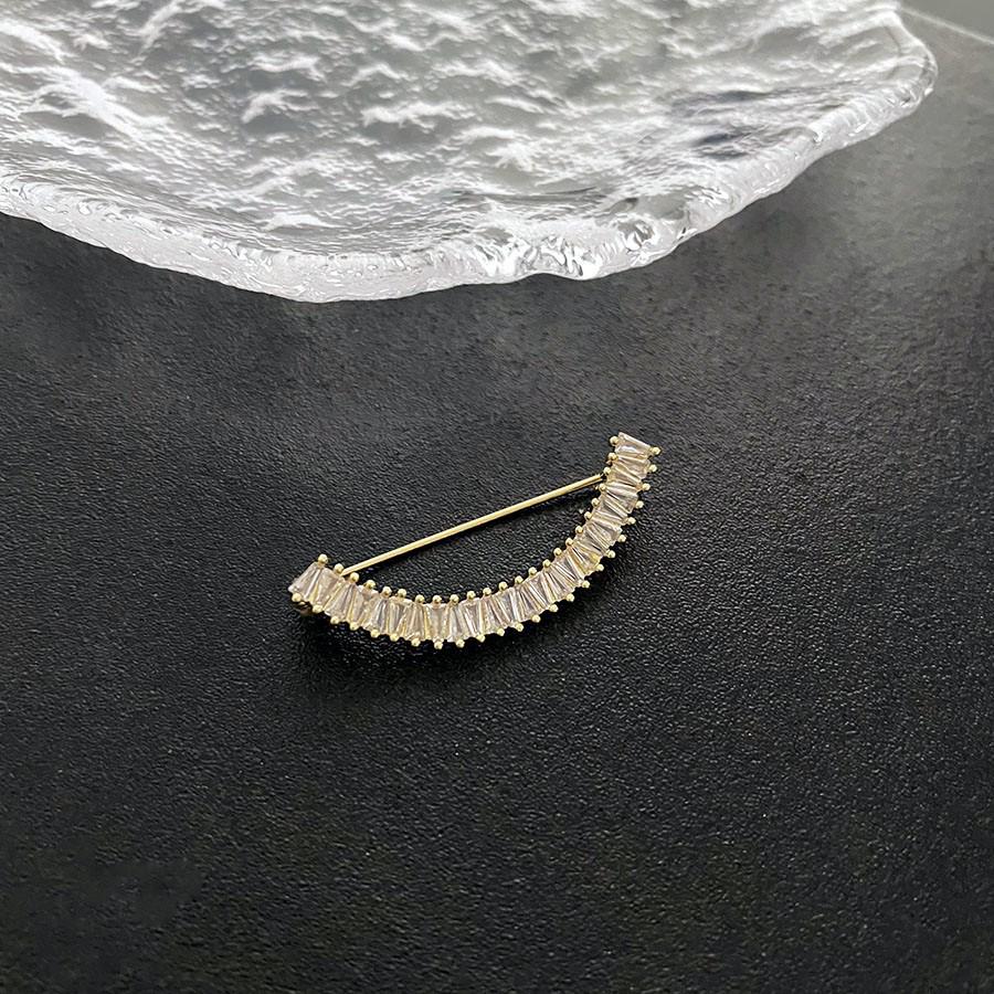 

Изысканная брошь-корсаж в виде смайлика для женских кардиганов и свитеров 2024