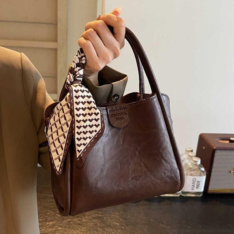 Bucket bag women's new women's bag autumn and winter fashion versatile single shoulder handbag high-end messenger