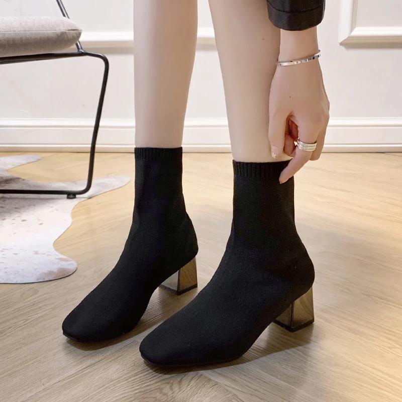 

Мода 2024 года, зимняя хит продаж, высококачественная женская обувь с квадратным носком, однотонная, средняя пятка, рукава, женские короткие модные ботинки 42 чёрный