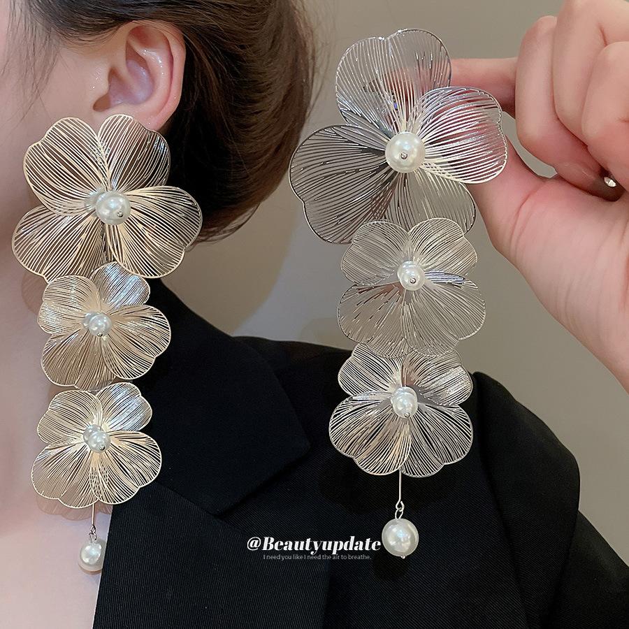 Silver Needle Diamond Flower Pearl Stud Earrings Unique Earrings Exaggerated Earrings Women