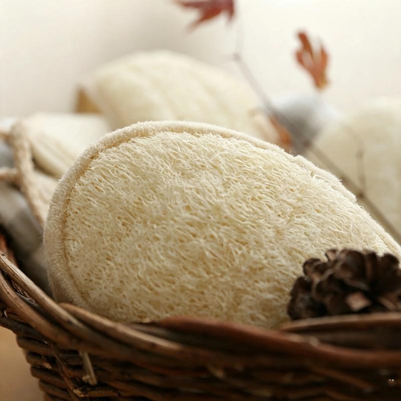 Eco-friendly Oval Natural Luffa Bath Scrub Pad Biodegradable Plant Fiber Body Exfoliator for Gentle Shower Cleansing