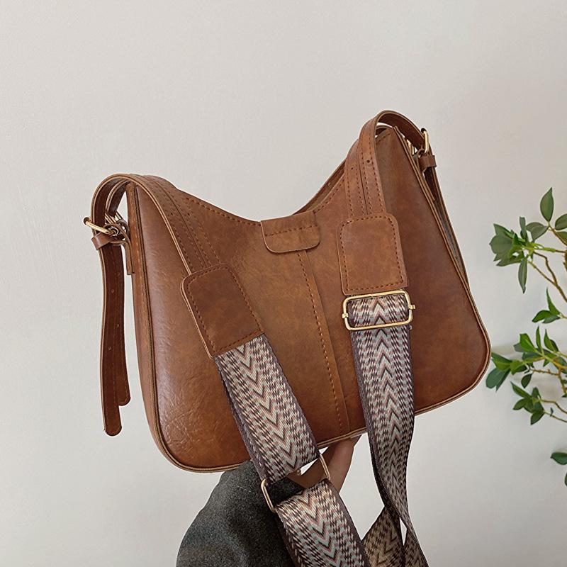 High-End Korean Retro Bucket Bag with Wide Strap - Versatile Crossbody for Autumn/Spring 2024