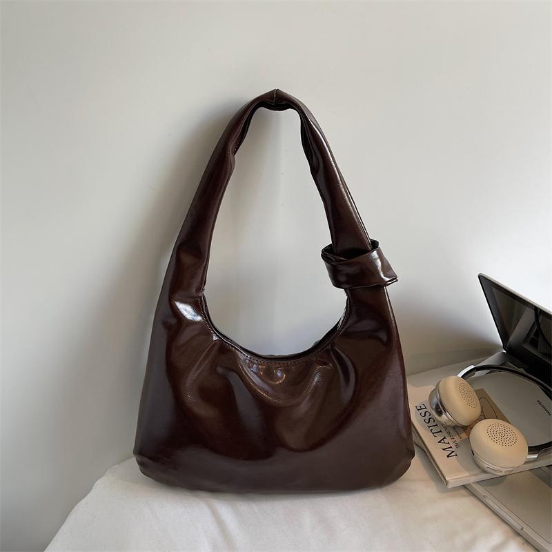 Sac Hobo en Cuir pour Femme Sac à Bandoulière Riveté avec Détail Nœud