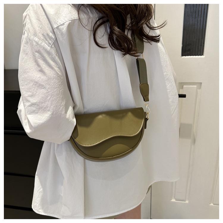 2024 Spring Women's Semicircular Chain Saddle Bag - Wide Strap, Crossbody, Fashionably Casual