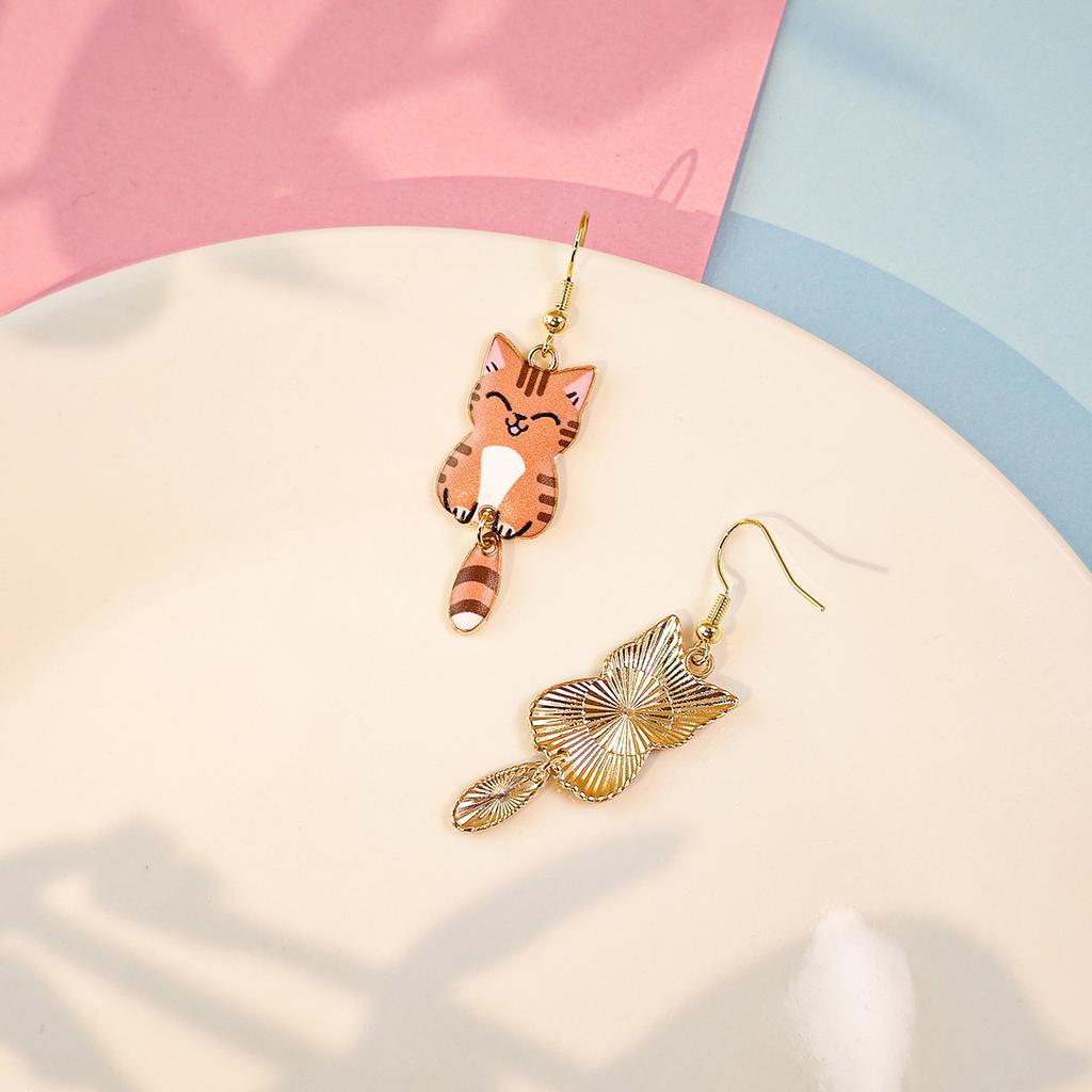 Cute Cat Earrings with Interesting and Quirky Design, Perfect for Any Outfit