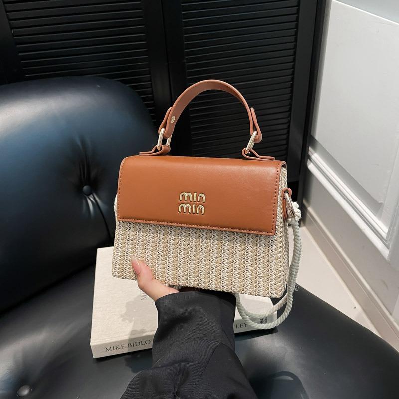 Niche design bag women's new fashion versatile shoulder messenger bag high-end straw handbag