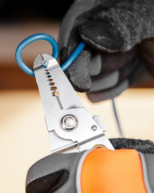 6-IN-1 INSULATION PLIERS - T N01-549