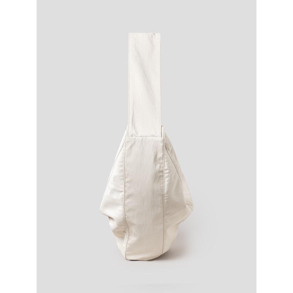 Anggae Solid Triangle Bag Ivory