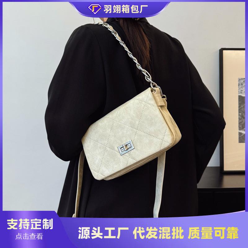 Rhombus chain shoulder commuter bag women's summer new high-end messenger small square bag
