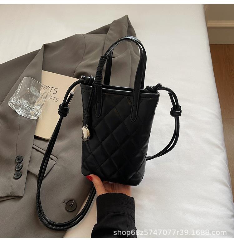 Fashion Diamond Small Bag Women's 2025 New High-end Niche Design Mobile Phone Bag Foreign Style Portable Messenger Bag Tide