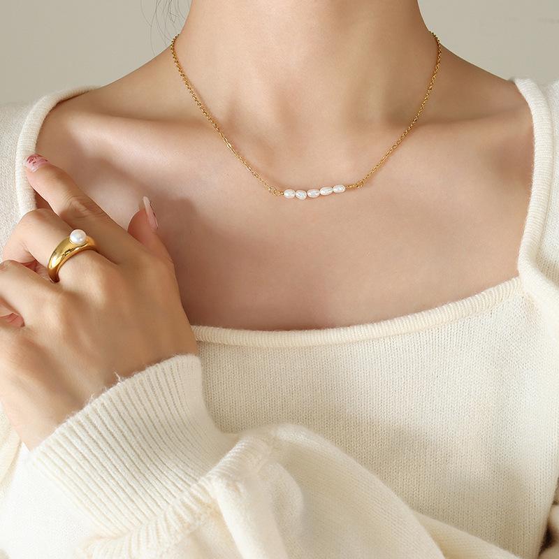 Korean Style Elegant Freshwater Pearl Necklace for Women - Titanium Steel 18K Gold Clavicle Chain