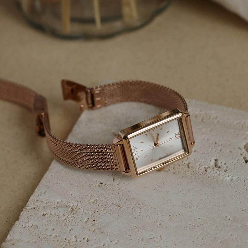 New Luxury Vintage Design High-End Women'S WristwatchRectangular WatchLuxury Women'S WatchA Gift For Women, Small Women'S Watch.