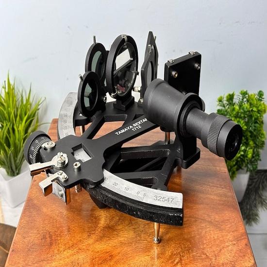 Seksant roboczy, Morski instrument nawigacyjny z drewnianym pudełkiem, Astrolabium instrument okrętowy, Nawigacyjny