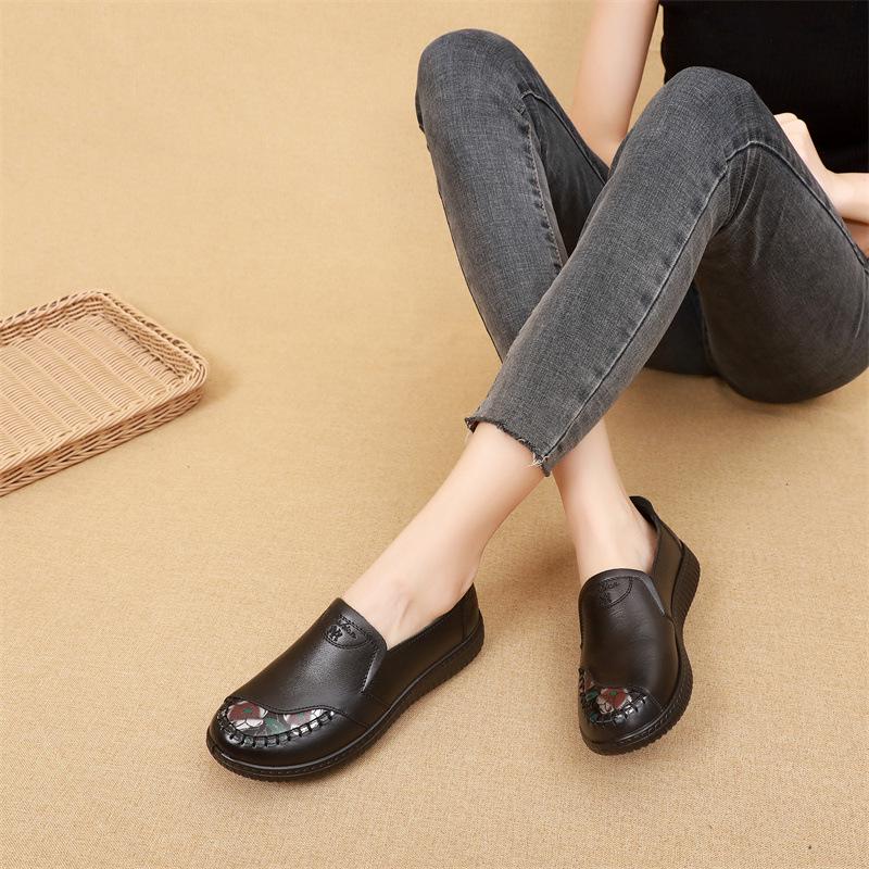 2023 Genuine Cowhide Leather Comfort Shoes for Moms - Spring & Autumn Non-Slip Flat Soles