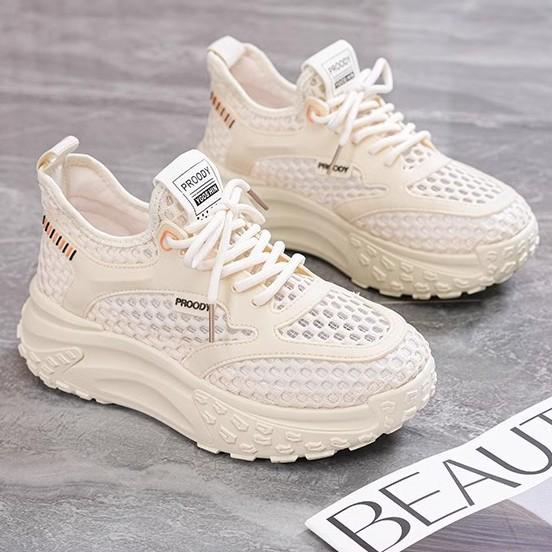 Super fire ins Koreaanse versie van de nieuwe papa schoenen meisje 2025 zomer student hardlopen sport casual schoenen mesh ademende schoenen