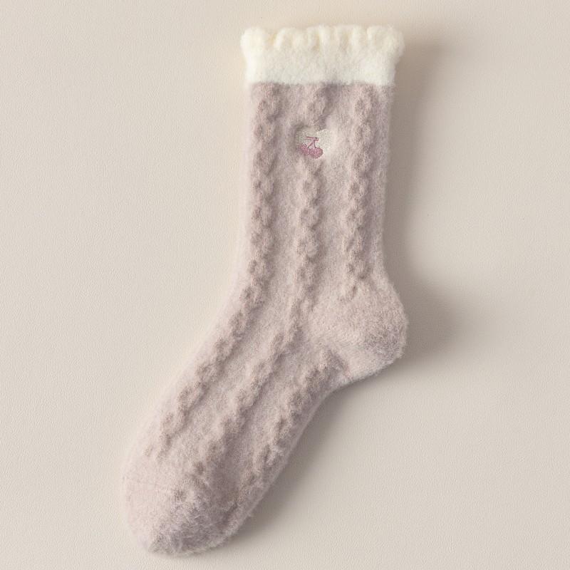 Thick and Warm Mid-calf Plush Socks for Autumn and Winter. Fluffy and Cute Embroidered Heart-shaped Winter Women's Socks