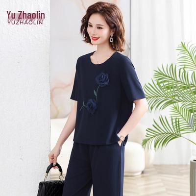 Yuzhaolin Middle-Aged Women's 3D Floral Short Sleeve Summer Set