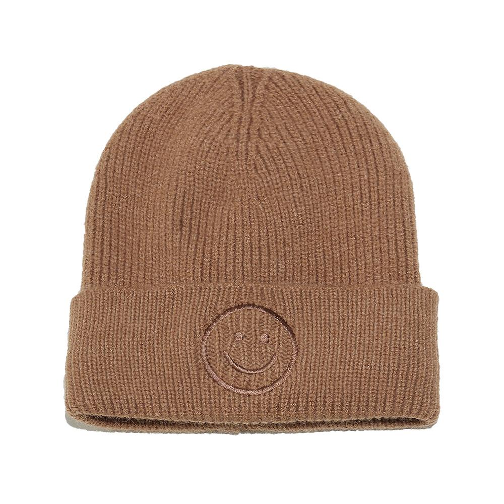 

ins Японская Корейская версия универсальная теплая зимняя шапка женская защита ушей лыжная шапка бархатная утолщенная вышивка смайлика вязаная шапка женская M（56-58cm） верблюд