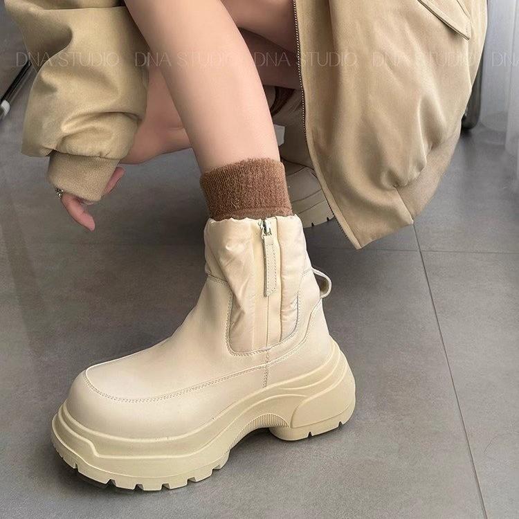 Soft leather warm thickened wool snow boots 2024 winter thick-soled round head thick medium heel cowhide fur short boots children