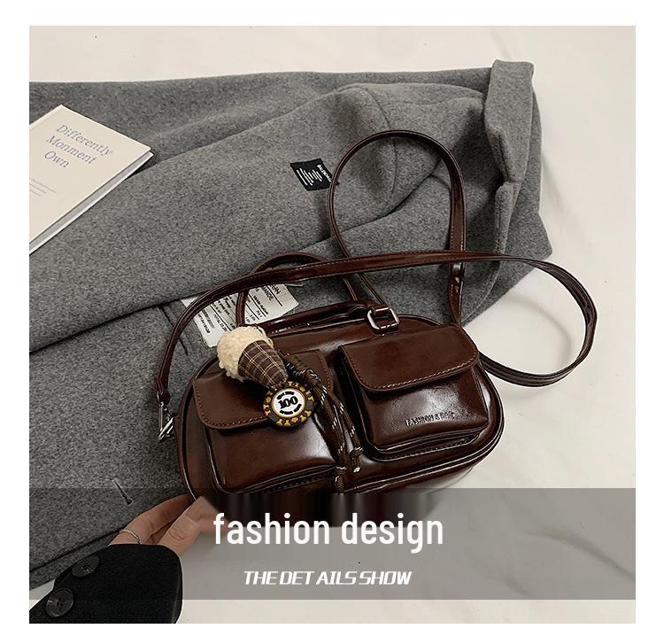 Dámská retro lakovaná crossbody bowlingová taška s dvojitou kapsou