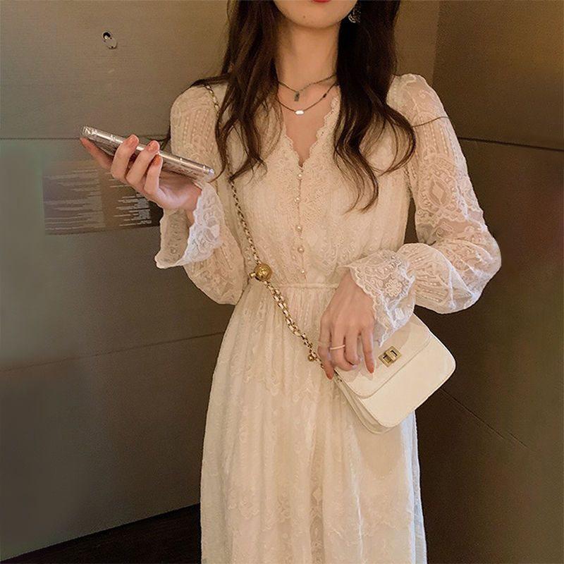 

Женское осенне-зимнее белое кружевное длинное платье во французском стиле с бархатным подъюбником M абрикосовый