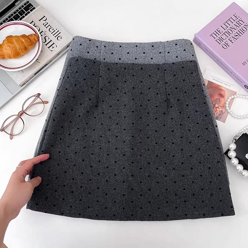 Korean Style Black Wool Plaid Polka Dot Midi Skirt - A-Line Petite Skirt for Women, Autumn and Winter Versatile Wear.