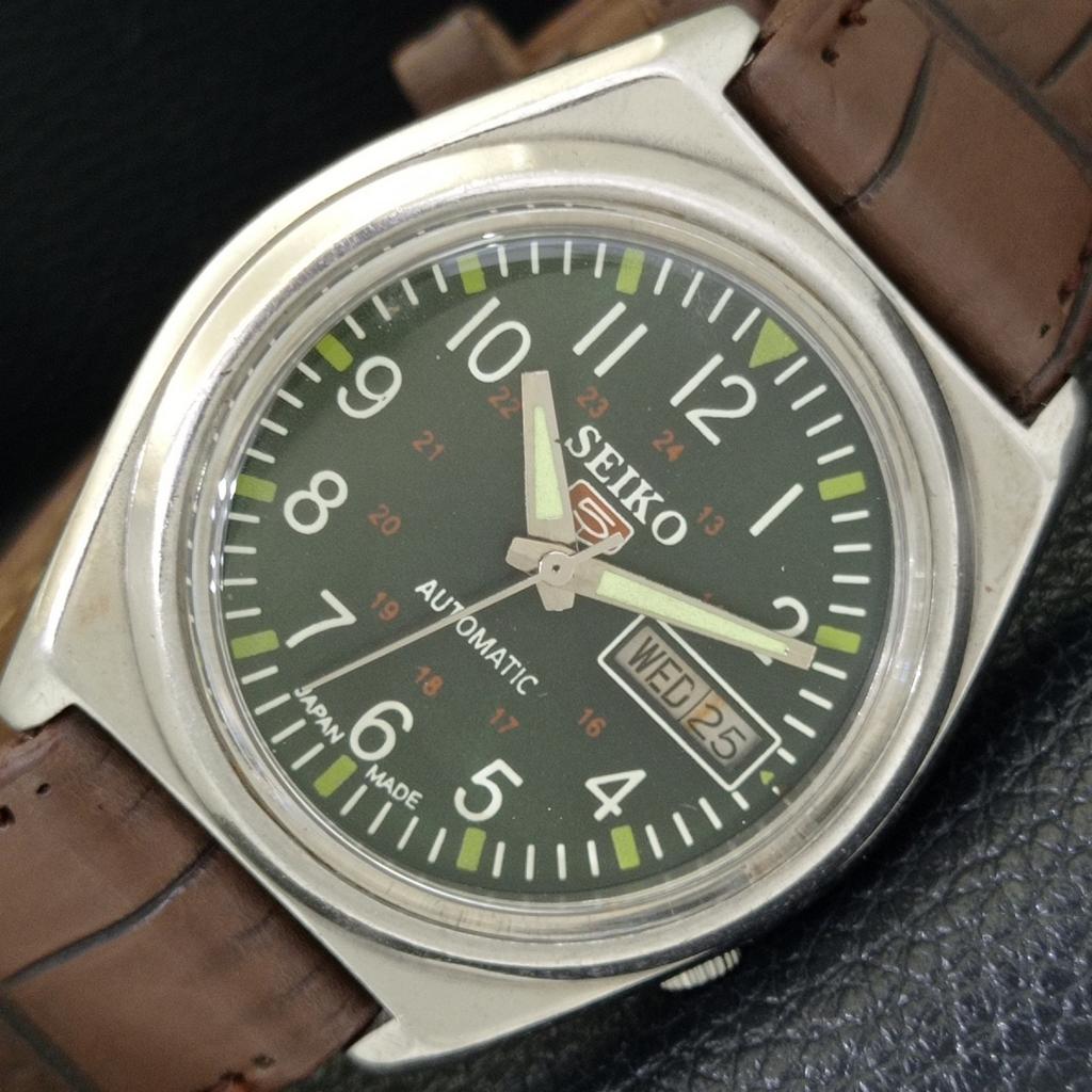 

SEIKO 5 AUTOMATIC VINTAGE JAPAN 7009A MENS GREEN COLOR DIAL WATCH a701268-5 R206a-a701268