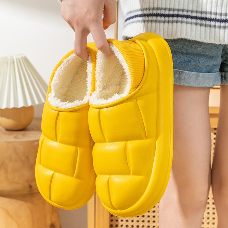 Men's and Women's Waterproof Cotton Slippers: 2024 Autumn/Winter Non-Slip Wrap-Heel, Plus Velvet for Indoor Warmth.