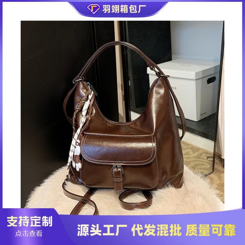 Retro Large-capacity Tote Bag Women's New Autumn and Winter Commuter Shoulder Bag Maillard Backpack