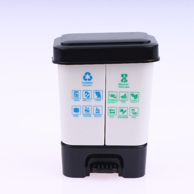 1Pcs Mini Kitchenware Model Doll House Trash Can Classification Shooting Scene Props For Toys
