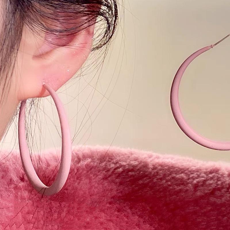 Silver needle retro Hong Kong style dripping oil round earrings niche temperament earrings fashion light luxury summer women's high-end earrings
