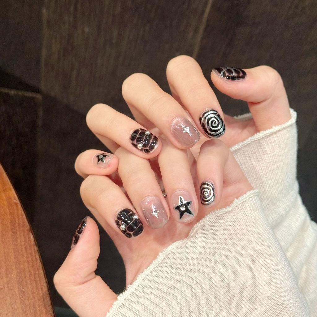 10Pcs Short Round French Press On Nails Black Hand Painted Star Rhinestone Detachable Fake Nail Art Set
