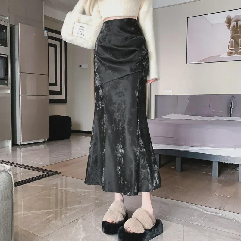 2024 Spring Women's High-Waist Slim Fishtail Skirt - Trendy, Irregular Splicing, Medium Length.