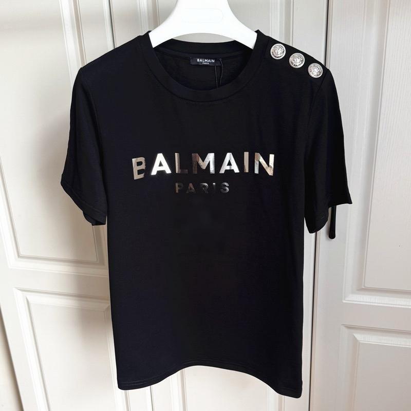 Короткая футболка Balmain ВеснаЛето 2025 с золотой пуговицей и разноцветной вышивкой пайетками Extra Small 2590₽