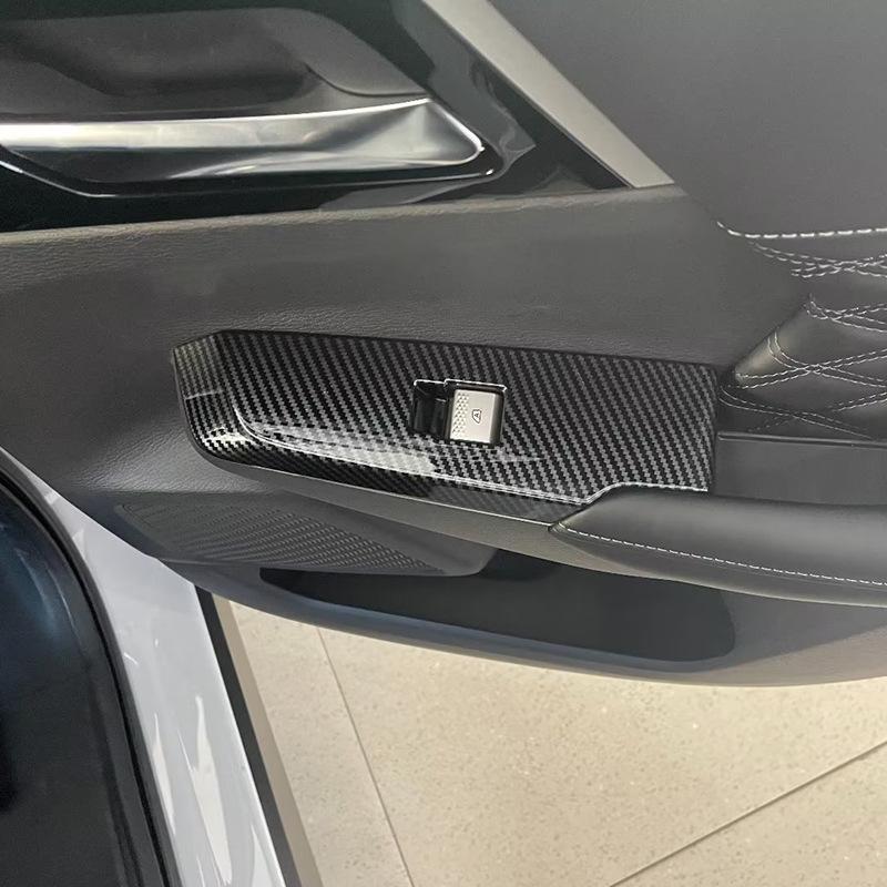 Mitsubishi Outlander '23 Door Handle Bowl & Armrest Accessory