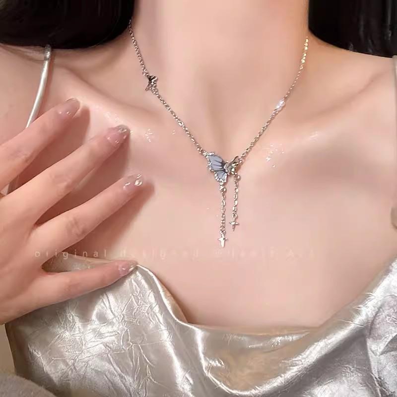 Ins Wind Pearl Necklace Design Collarbone Chain Love Pendant Jewelry