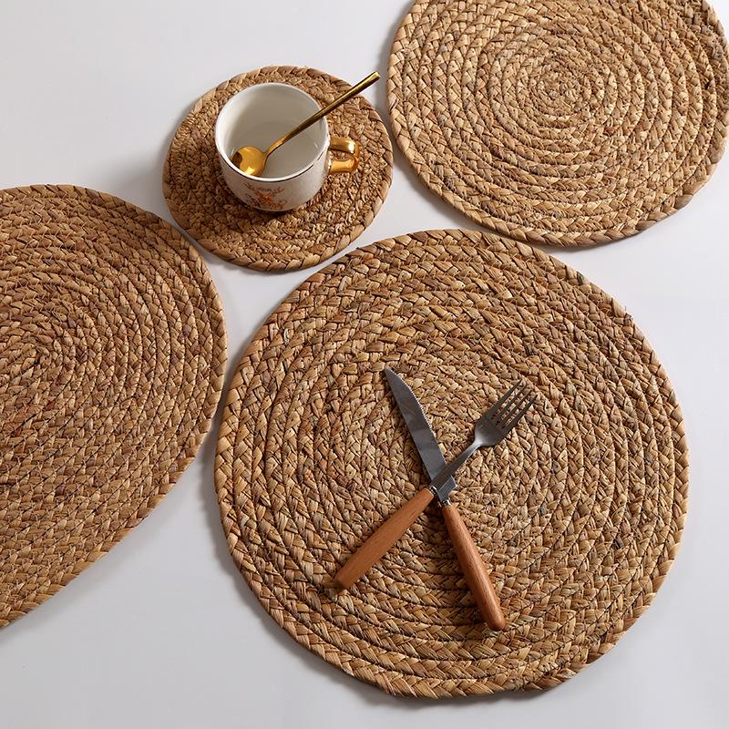 Handmade Japanese Water Hyacinth Round Insulated Coaster & Heat-Resistant Placemat Set.
