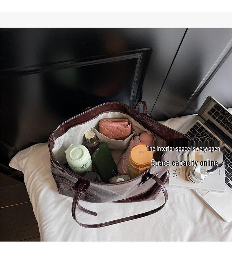 High-End Autumn Leather Tote Bag: Large Capacity, Simple Design Shoulder Bag for Commuting