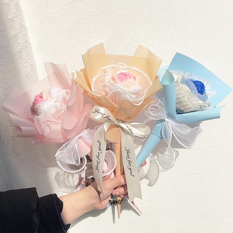 1 bunt Handgjord Rosbunt Virkad Falsk Blommig Stickning Blomma Ros Hemdekoration Färdig