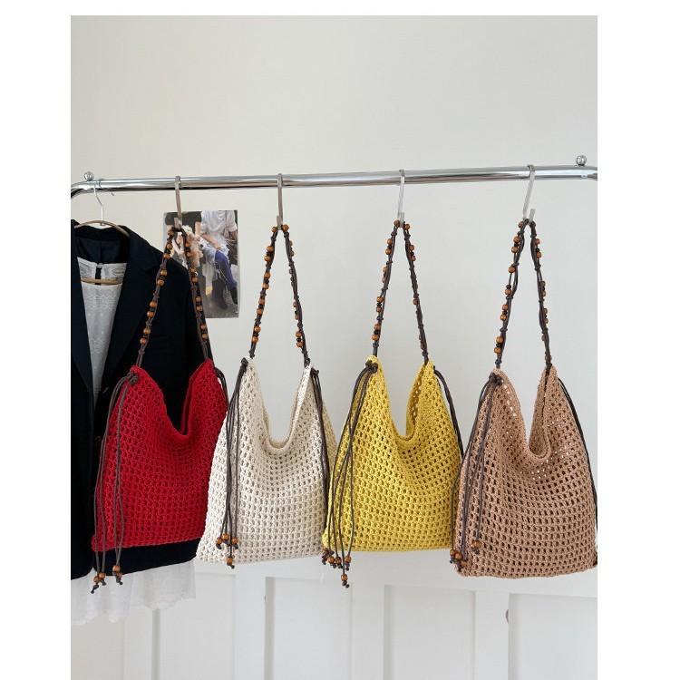 Woven Shoulder Bag With Magnetic Closure For Casual Travel And Beach Vacation