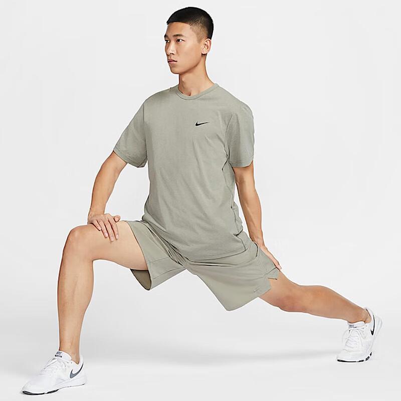 Nike Men's Sportswear Short Sleeve T-Shirt