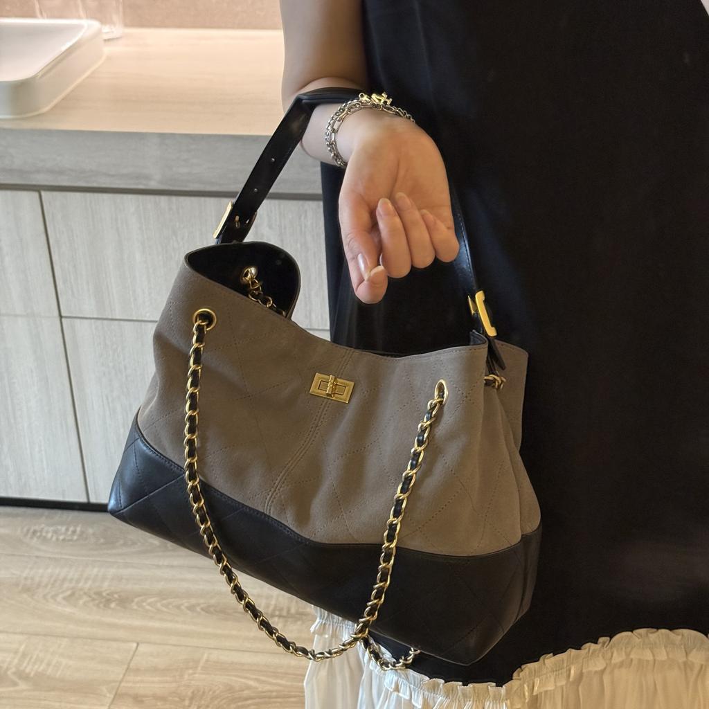 Niche design retro malá voňavá taška tote nová módní všestranná diamantová podpažní taška kontrastní řetízková kabelka