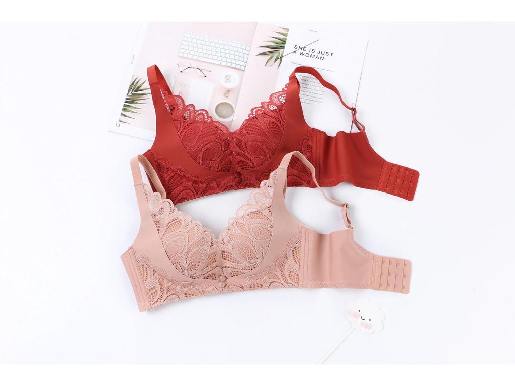 Originales französisches romantisches Spitzen-Bügel-BH-Set für kleine Oberweiten.